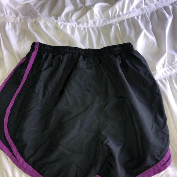 NIKE SHORTS - Picture 2 of 3